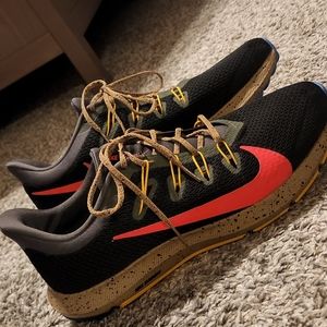 Mens Nike Quest Only worn once!